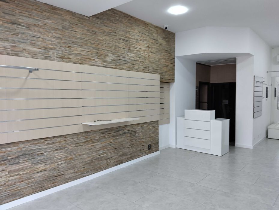 Дава под наем Магазин / офис / или друг род търговска дейност