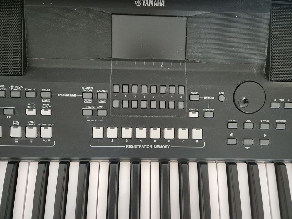 Yamaha PSR-SX600, 61 clape