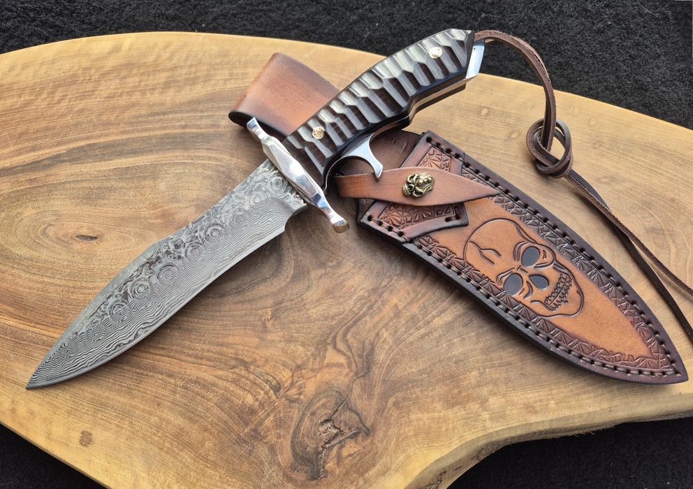 Масивен нож BOWIE DAMASKUS с кания от телешки бланк,LN423