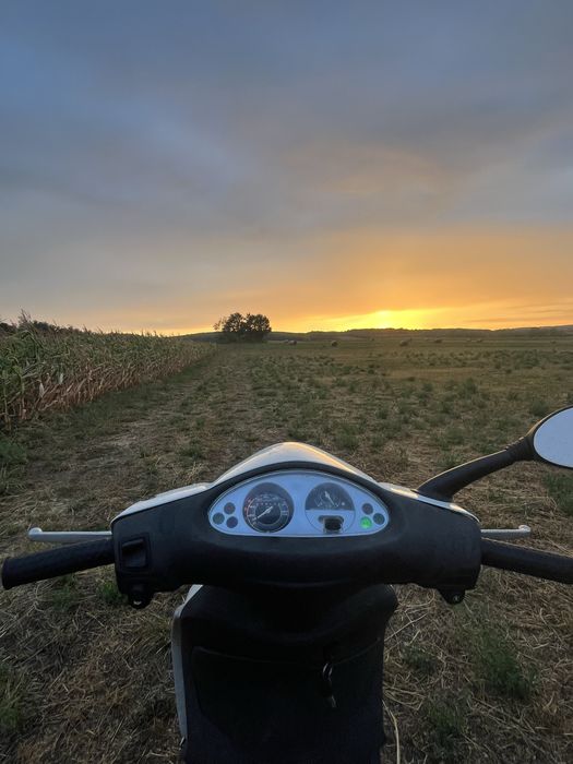 Vand scuter piaggio 125,cu acte!!