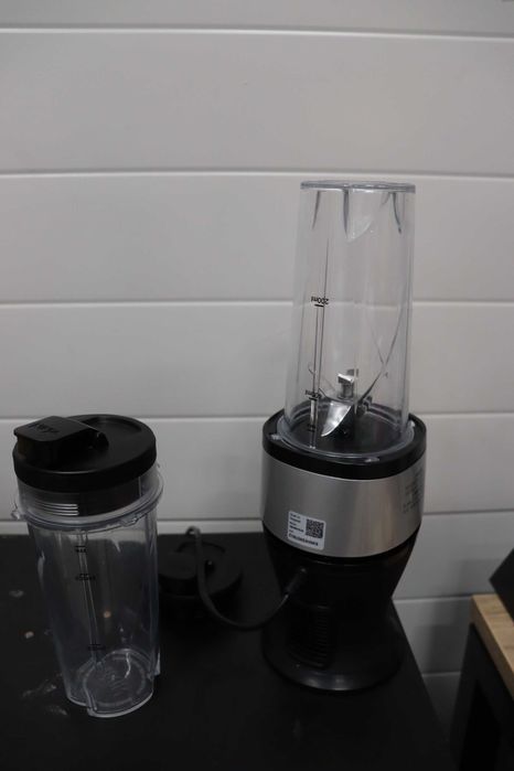 Персонален блендер Ninja Fit, 700W, 2 чаши от 16 унции,уред за смутита