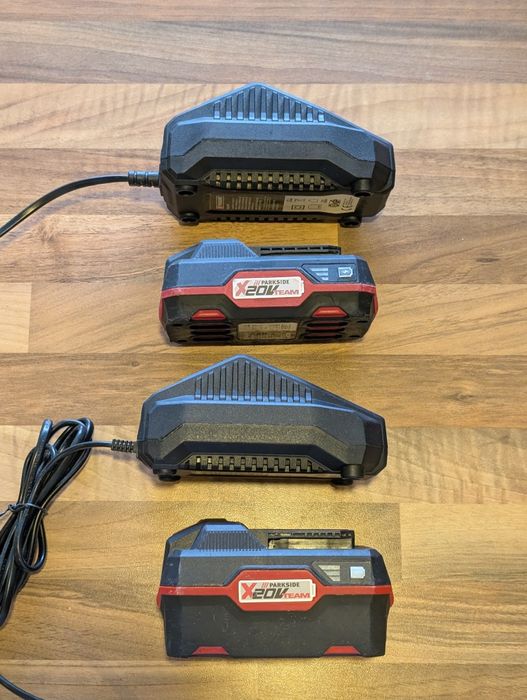 Incărcător și acumulator baterie Parkside de 4 Ah si de 2 Ah