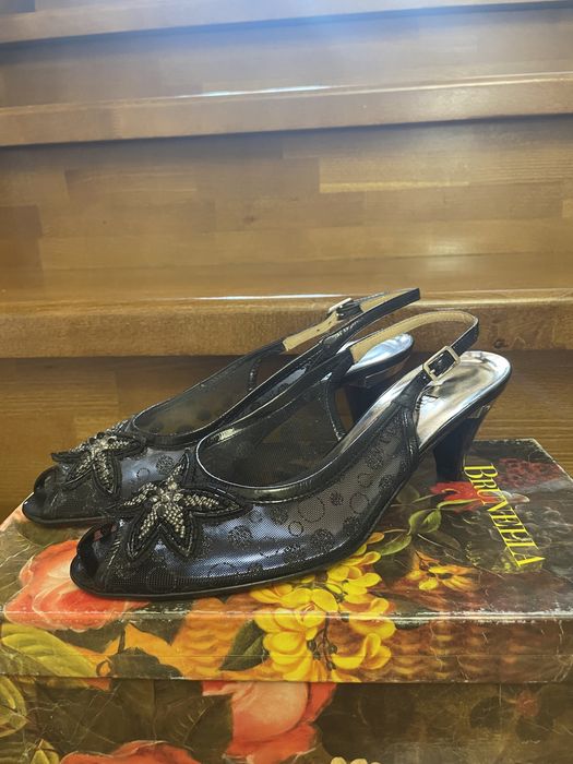 Продам новые туфли