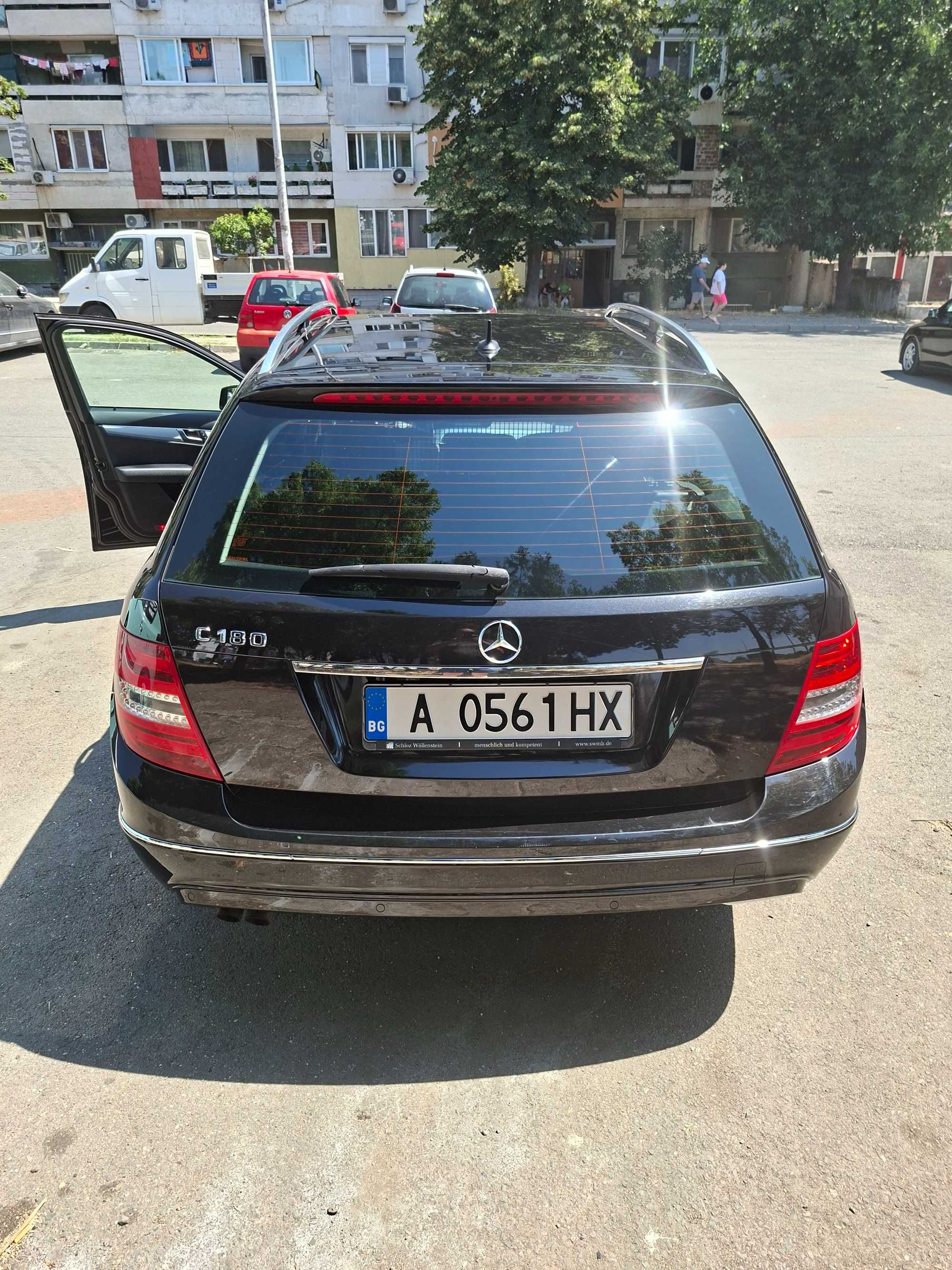 Mercedes C180...