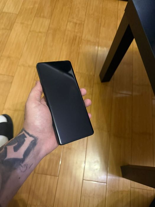 Vând sau schimb Xiaomi 13 ultra 16 GB RAM 1 tera stocare