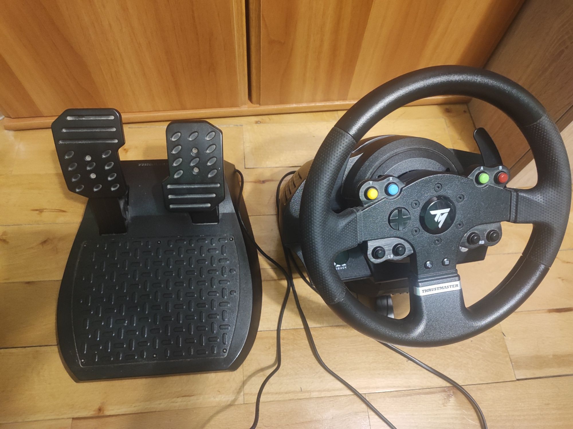 Volan thrustmaster tmx