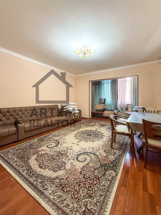 Срочно продам квартиру 62м2 ОТДЕЛЬНЫЙ ВХОД на Паркентском возле базара