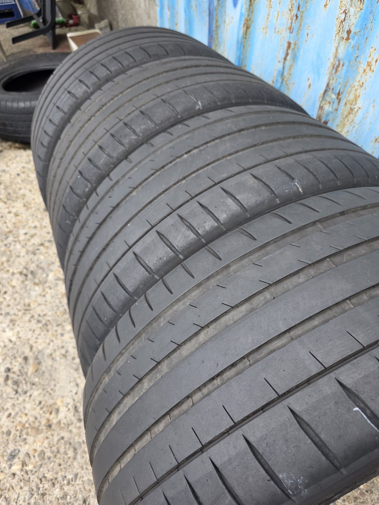 Anvelope Vară 235.35.20 Michelin An 2019