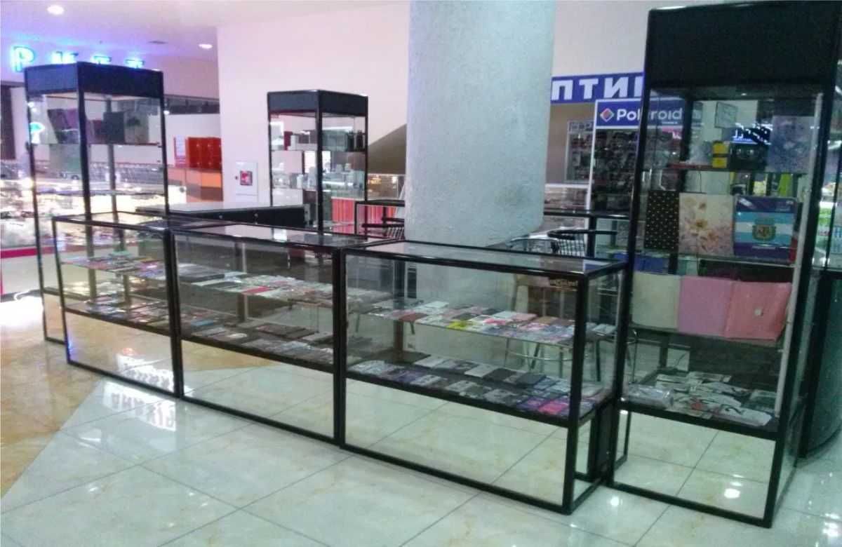 Новые торговые стеклянные витрины в торговый центр alvp