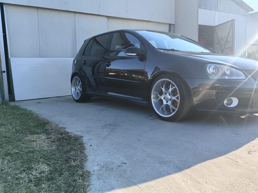 Vând golf 5 GTI 2.0tfsi. italia