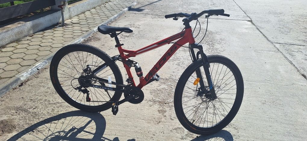 Bicicleta noua roti 27,5 frâne mecanice pe disc.