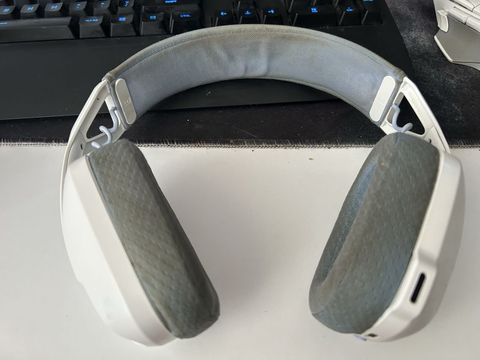 Продавам Слушалки Logitech G435