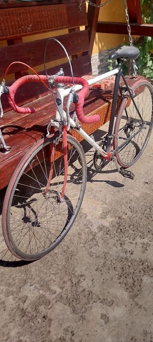 Vând semicursă în stare foarte bună