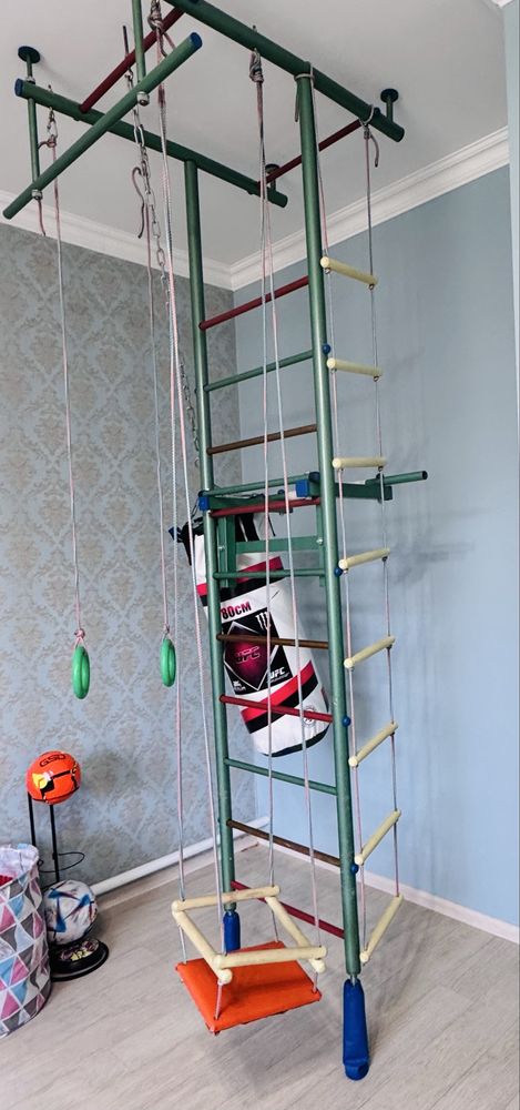 Продам шведскую стенку б/у