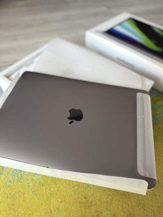 Apple MacBook Pro M2 touchbar