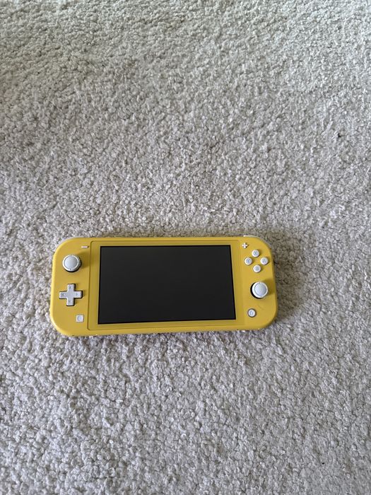 Nitendo switch galben