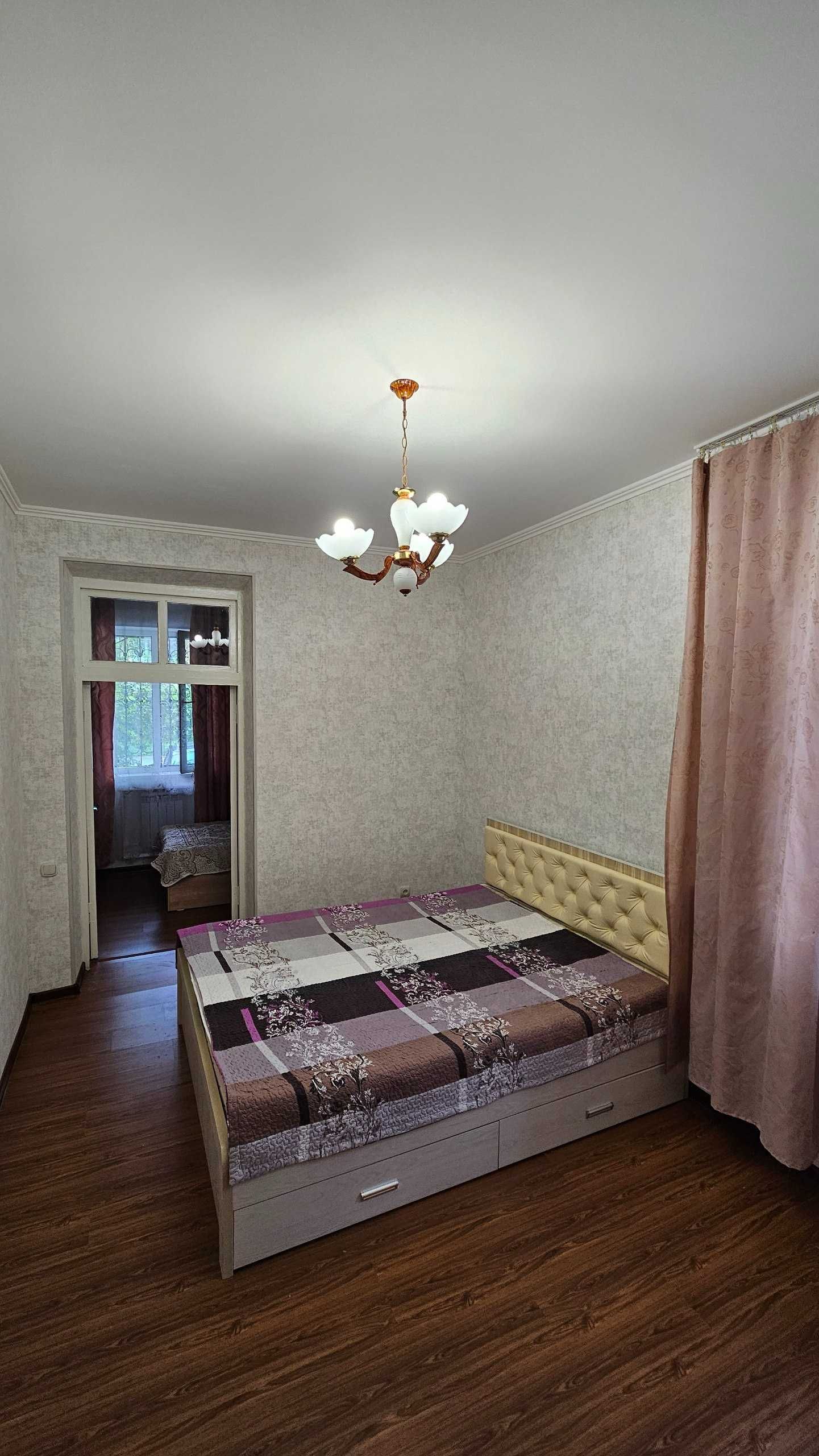 Продам 3х на Новомосковской 1 этаж