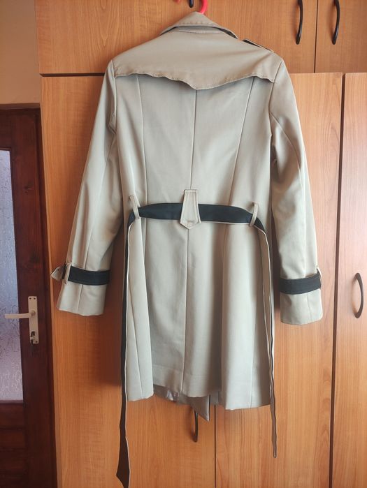 Vând pardesiu de primăvară/toamnă