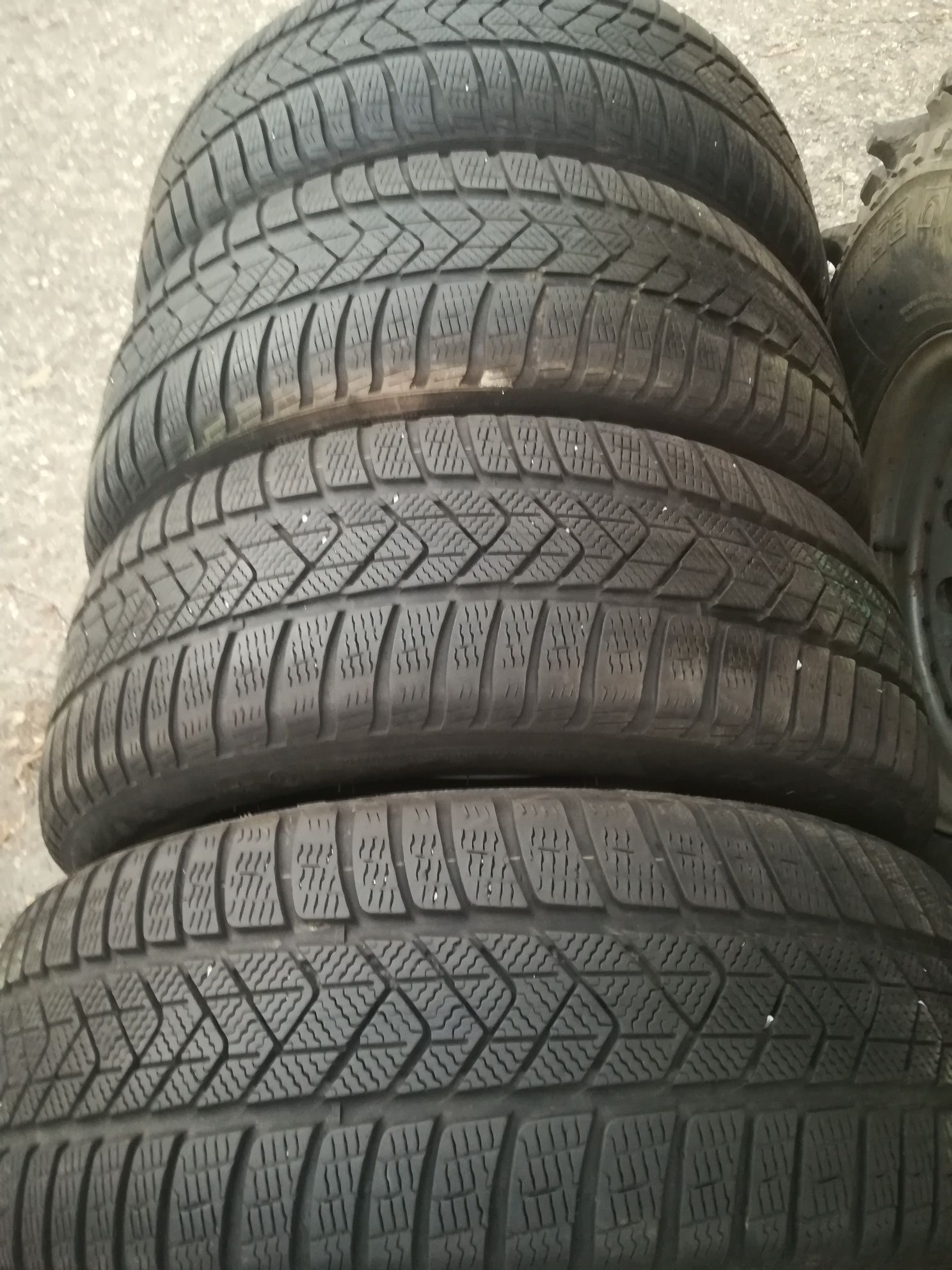 Перфектни 4бр.245/50/19 Pirelli Sottozero 3 dot2521