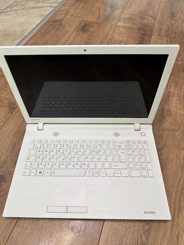 Лаптоп Toshiba Satellite 4 GB RAM, 1 TB Hard диск