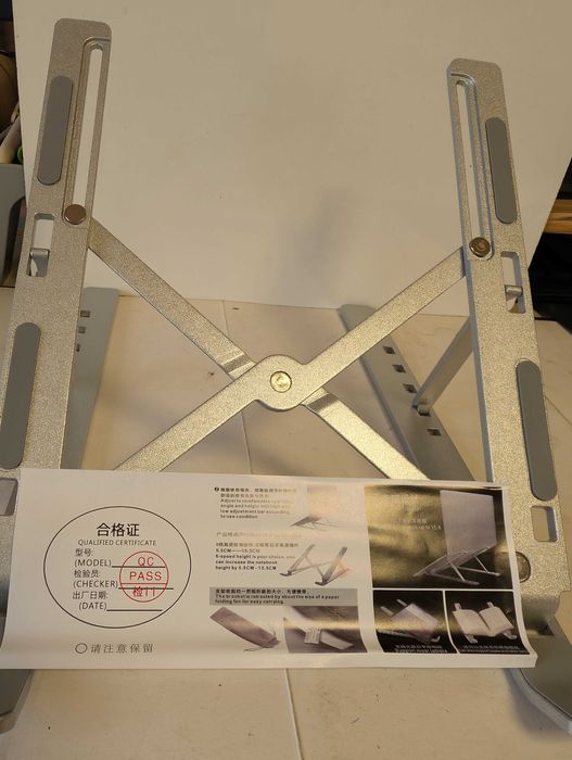 Универсална стойка за лаптоп