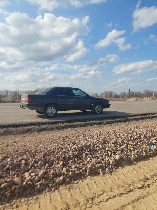 Ауди 100 2,3 срочно продам