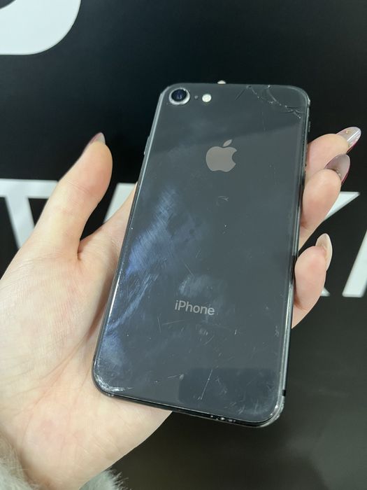 Айфон 8 срочно продается