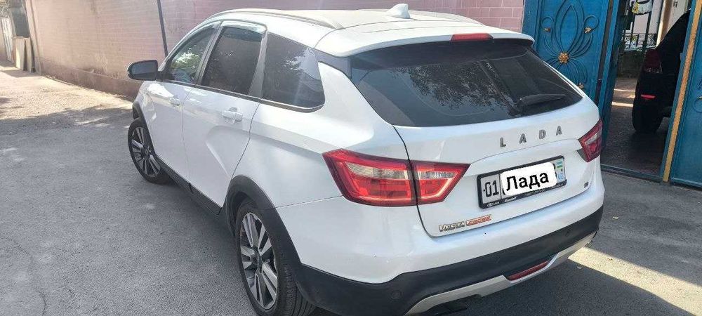 lada vesta cross сотилади