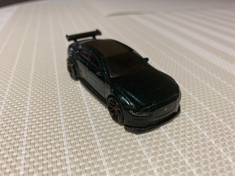 Машинка Hotwheels