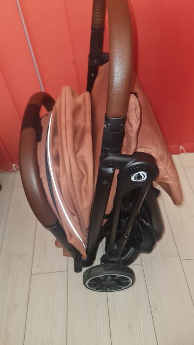 Carut copii coccolle beyla coral cu pliere auto