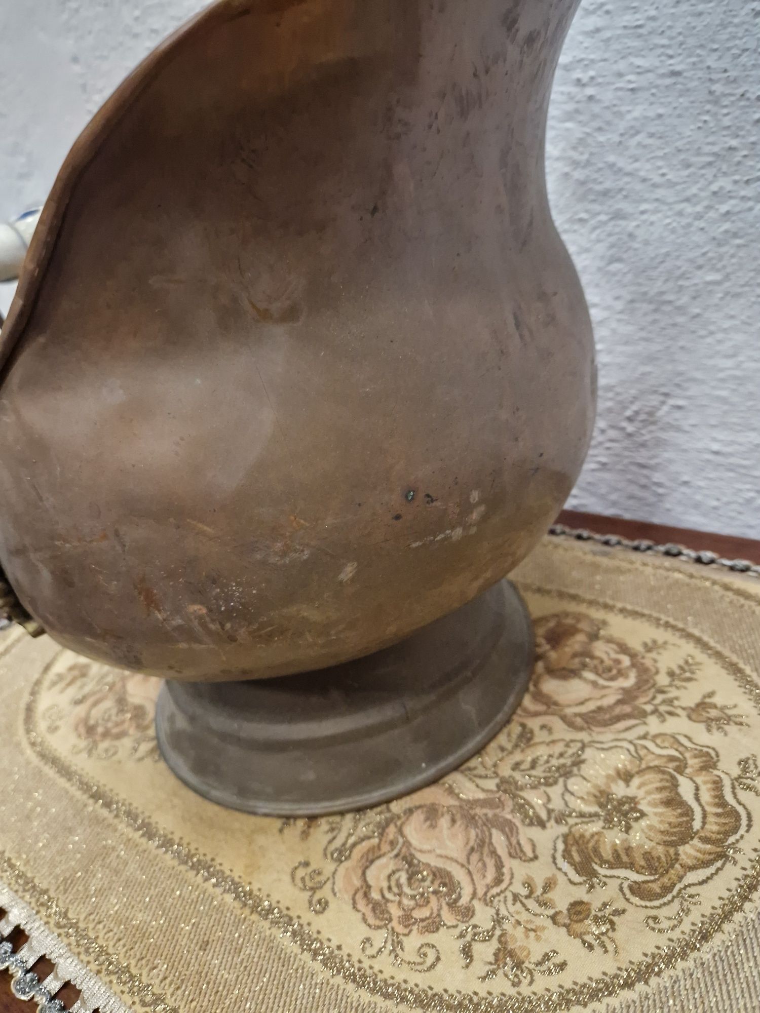 Холандска медна кашпа за цветя с порцеланови дръжки