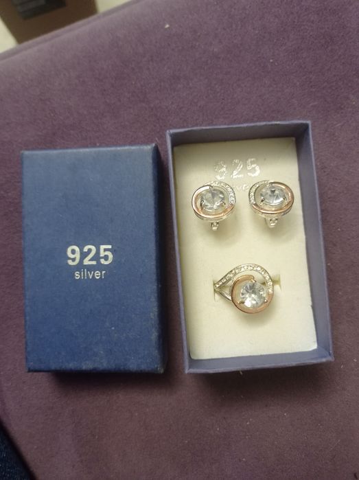 Продам кольцо и серьги женские