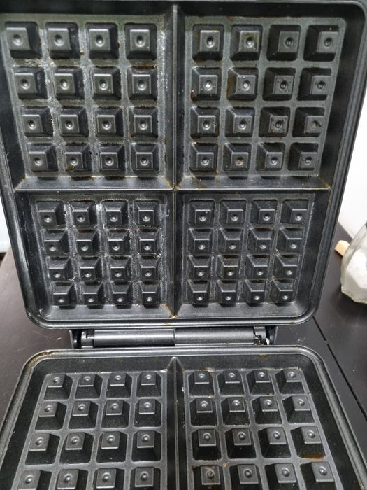 Aparat de waffle, gofre,vafe tip patratele