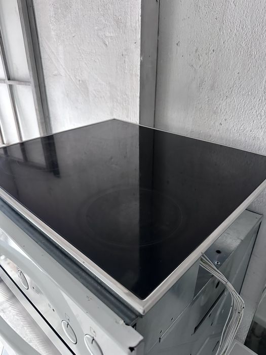 Печка +гаранция. MIELE Керамичен плот. Конвекция. Доставка за София