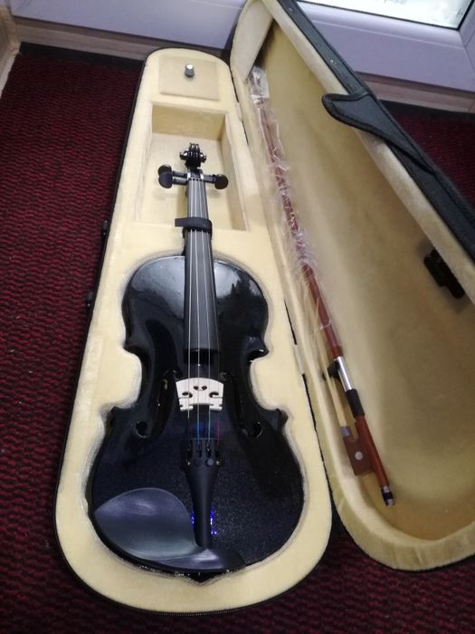 Vioară 4/4 Nouă 300lei