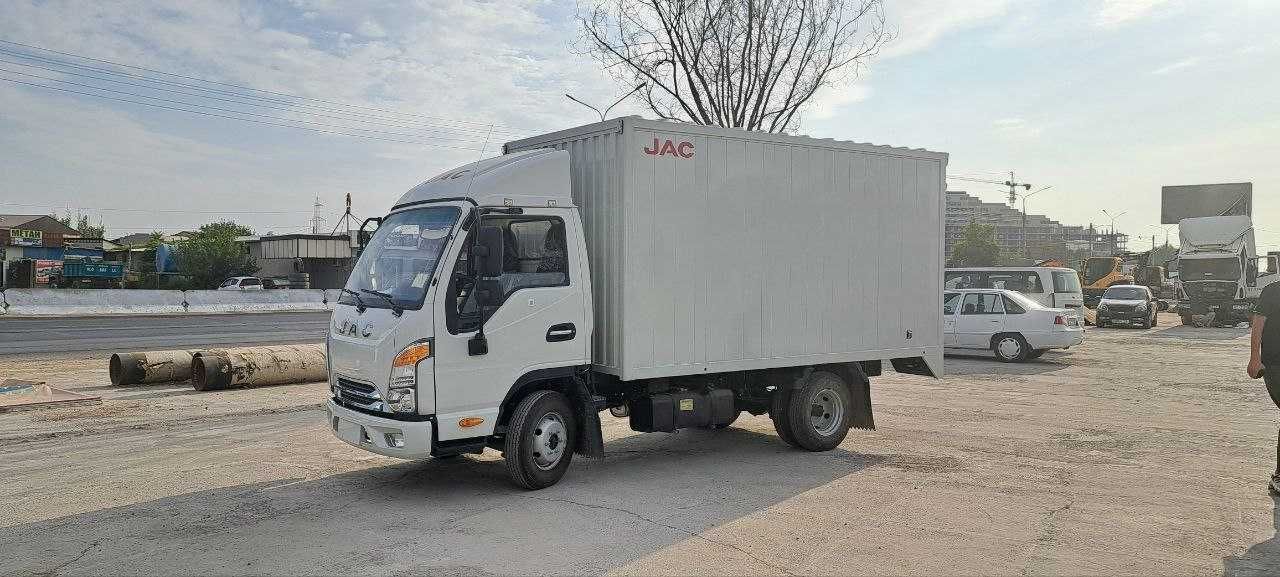 Мини грузовик JAC J3 бортовой фоизсиз булиб тулашга берилади.