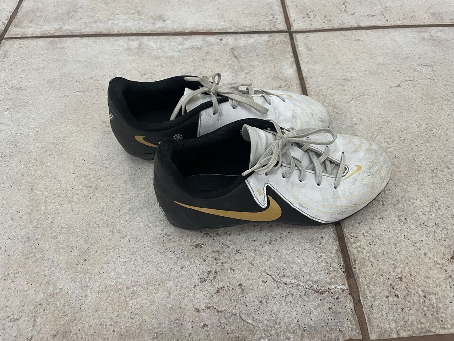 Ghete de fotbal Nike