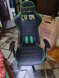 Scaun gaming verde cu negru