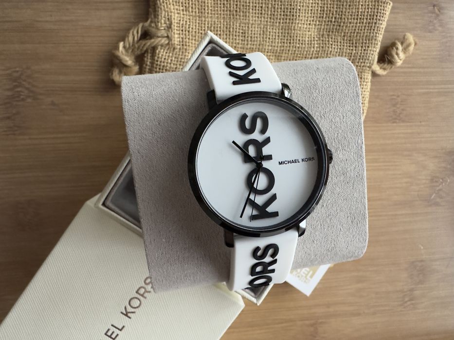 Ceas Michael Kors de dama curea de silicon nou