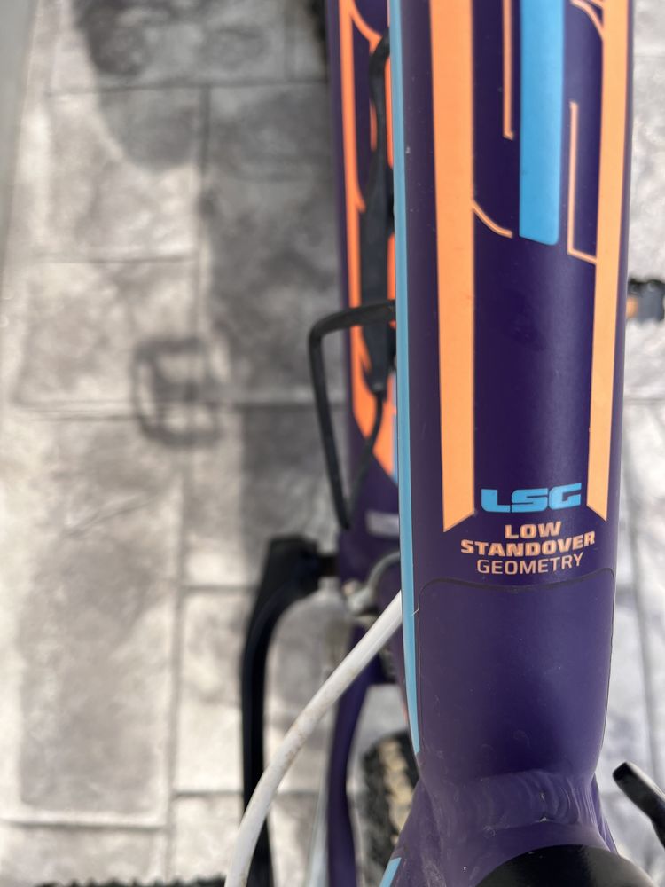 Vând bicicleta mtb CROSS SPEEDSTER cadru aluminiu roti26” model 2021