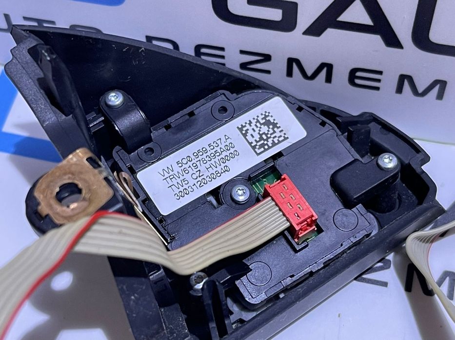 Buton Butoane Comanda Comenzi Volan Volkswagen Caddy 2011 - 2015 Cod 5K0959542A 5C0959538B 5C0959537A