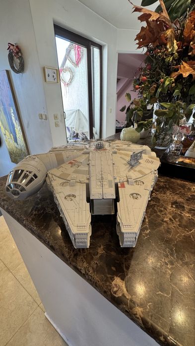 Star Wars Battle Action Millennium Falcon 52152
