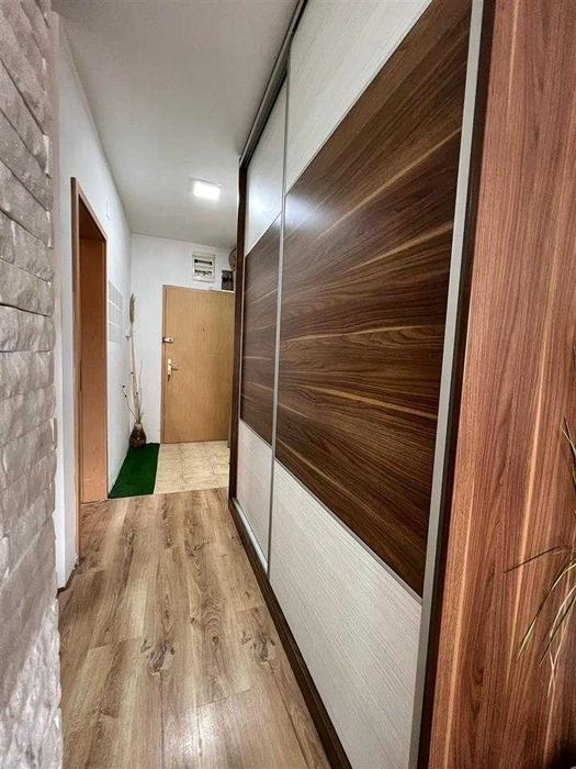 Дава се под наем Двустаен апартамент в София, Зона Б-5 - 65 кв.м за 561 € - Снимка #2