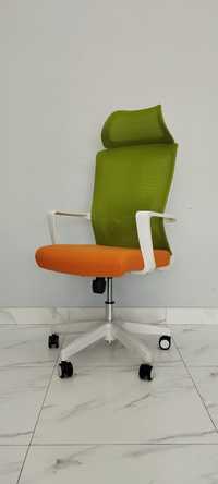 Офисное кресло модель Лара
