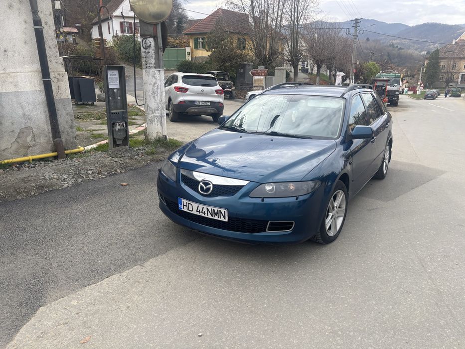 Mazda 6.