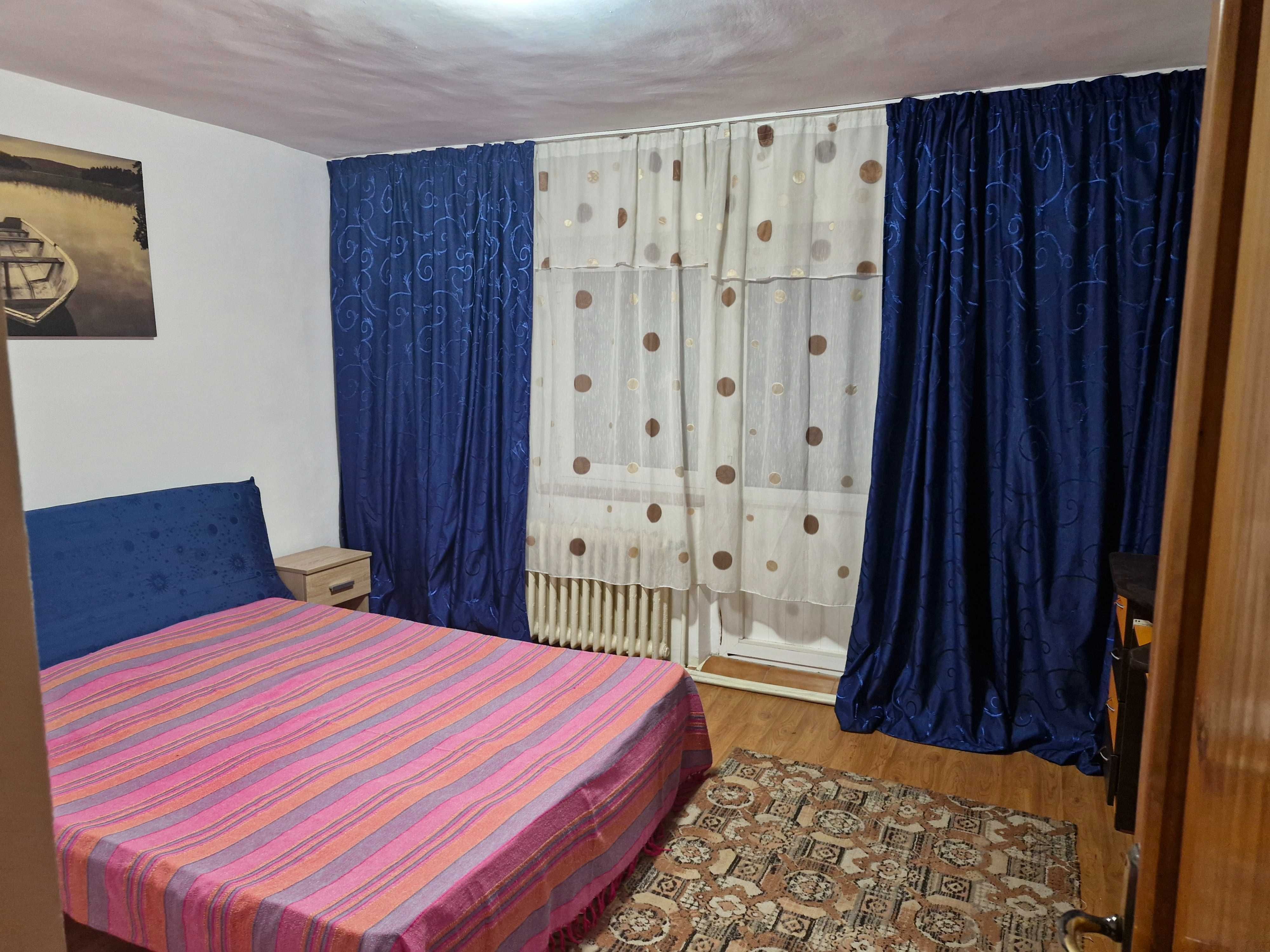 Apartment 3 camere decomandat cu doua grupuri sanitare