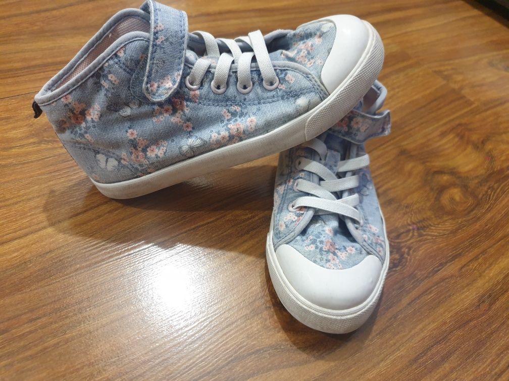 Лот от обувки Nike Adidas H&M