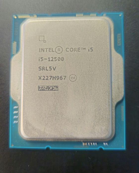 Процесор Intel i5-12500