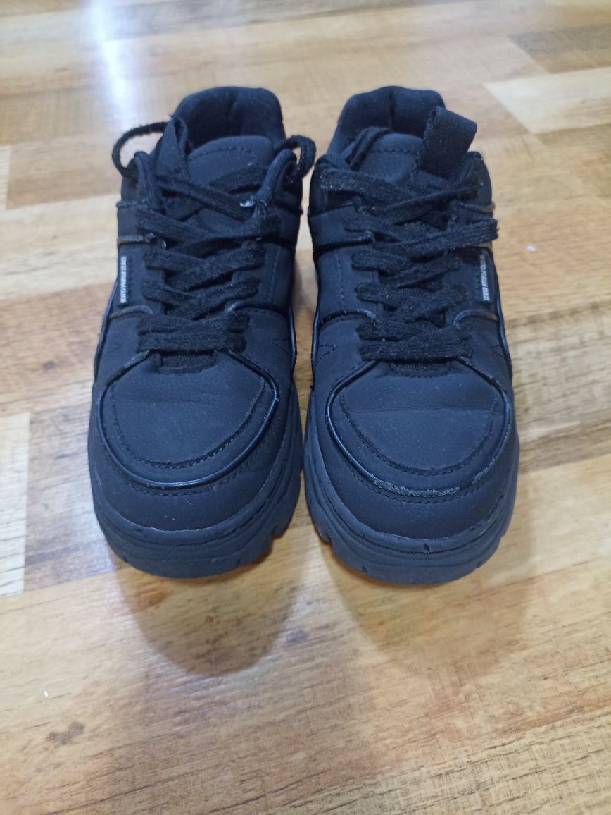 Adidași Zara fete!