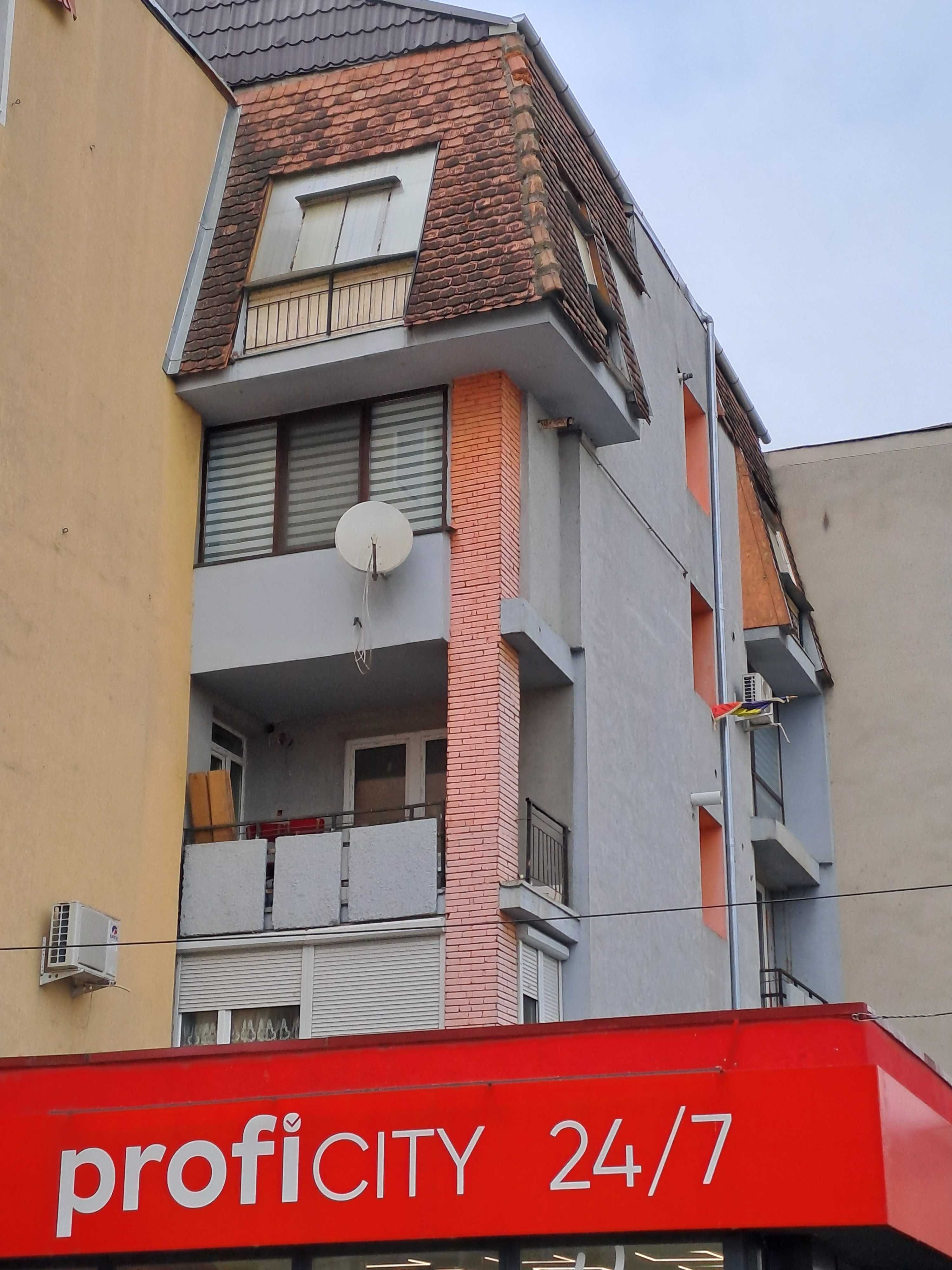 Vand apartament 3 camere